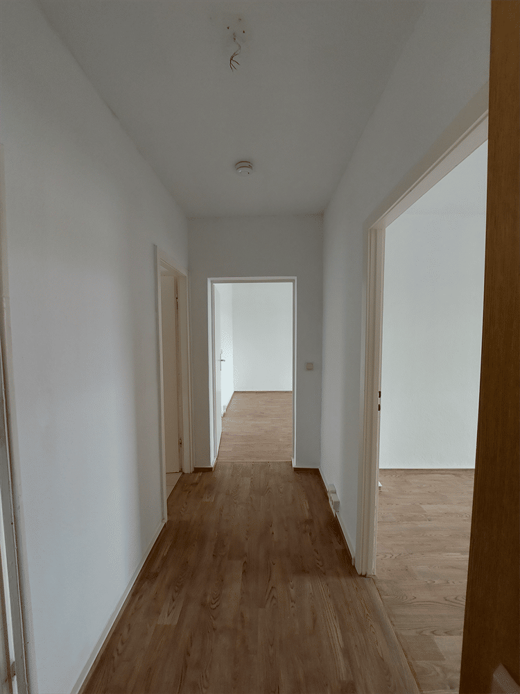 Schöne 3-Raum-Wohnung mit Einkaufsmöglichkeit direkt vor der Tür!, 17235 Neustrelitz
