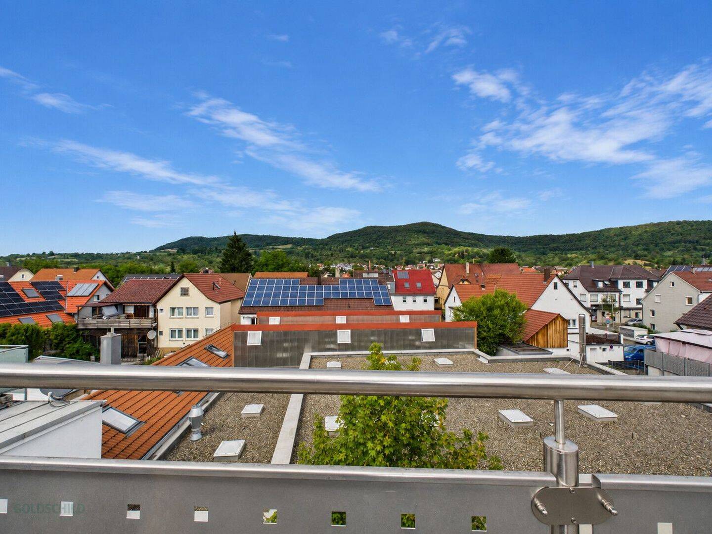 Modernisierte 4 Zimmer Wohnung im Dachgeschoss, 72581 Dettingen an der Erms