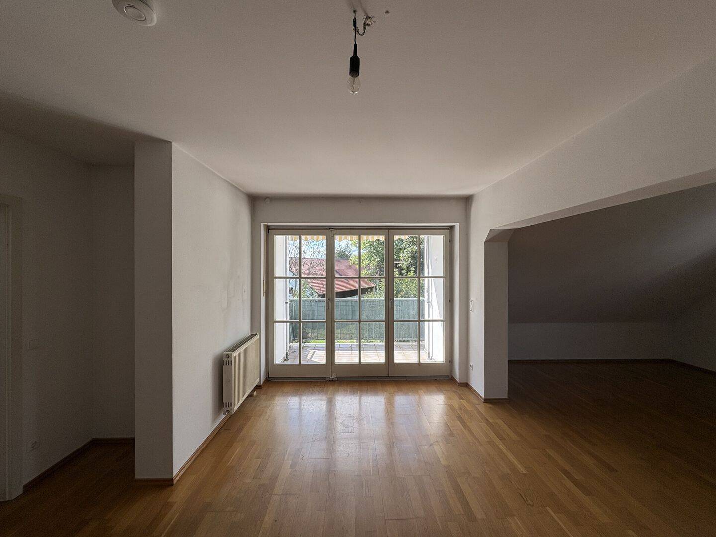 bezugsfreie 2,5 Maisonettwohnung mit Balkon und Stellplatz in Buchbach, 84428 Buchbach