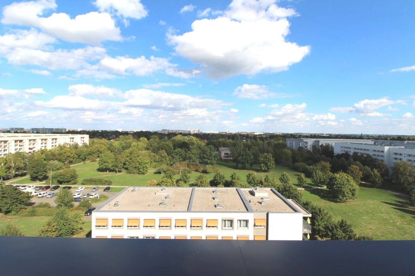 Frisch renovierte 3 Zimmer mit Balkon und ebenerdiger Dusche * Aufzug * Stellplatz möglich!, 4207 Leipzig (Großzschocher Grünau-Siedlung Kleinzschocher Lausen-Grünau)