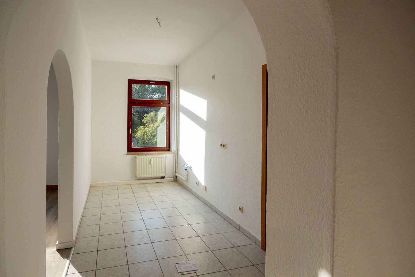 2 Zimmerwohnung mit offener Küche im 1.Obergeschoss zur Miete in Rodewisch, 8228 Rodewisch