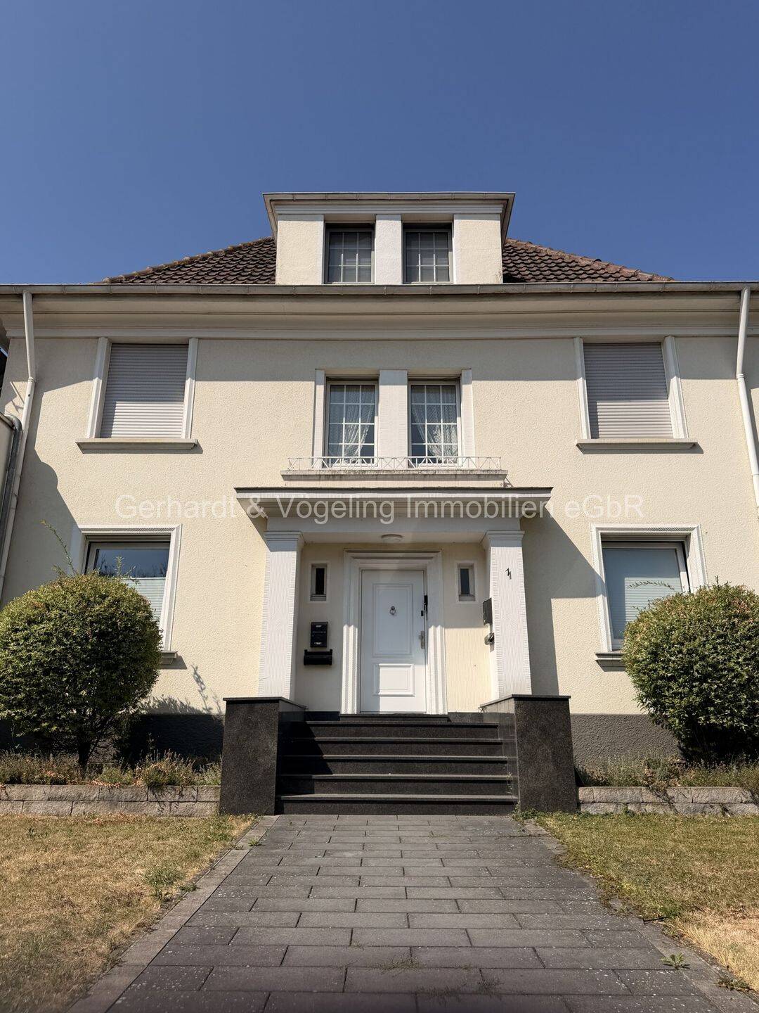 Neubeckum: Stilvolle 4-Zimmer-Erdgeschosswohnung mit eigenem Garten – Komfort und Eleganz in moderner Bauweise, 59269 Beckum