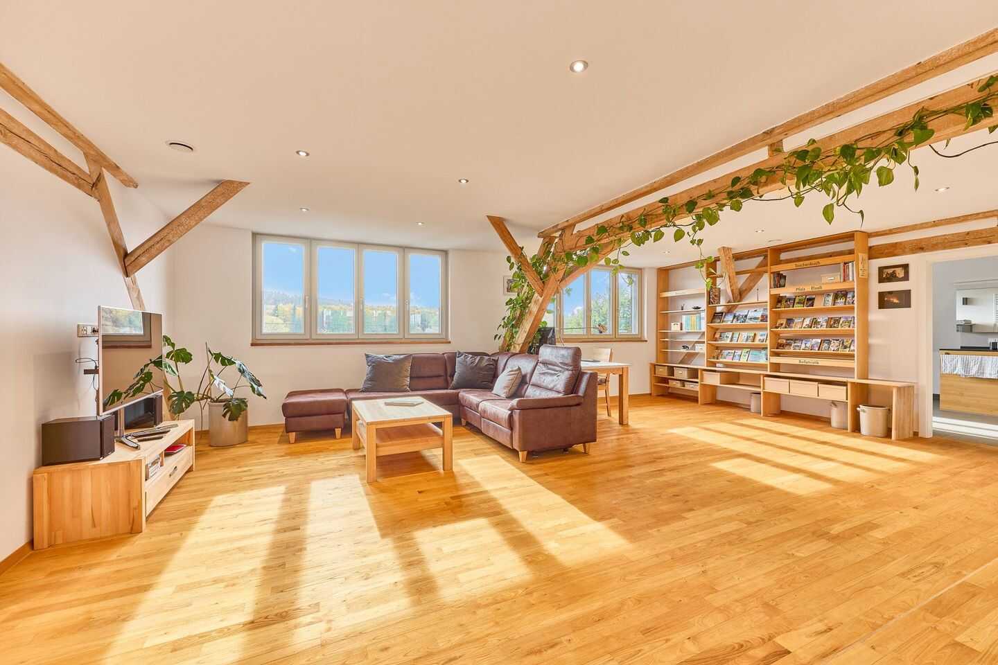 Energieeffiziente, vollmöblierte Dachgeschosswohnung mit Loggia!, 66996 Fischbach bei Dahn