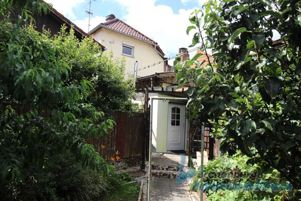 ***Vielseitig nutzbares Wohn-und Geschäftshaus mit Garten in Eichendorf***, 94428 Eichendorf