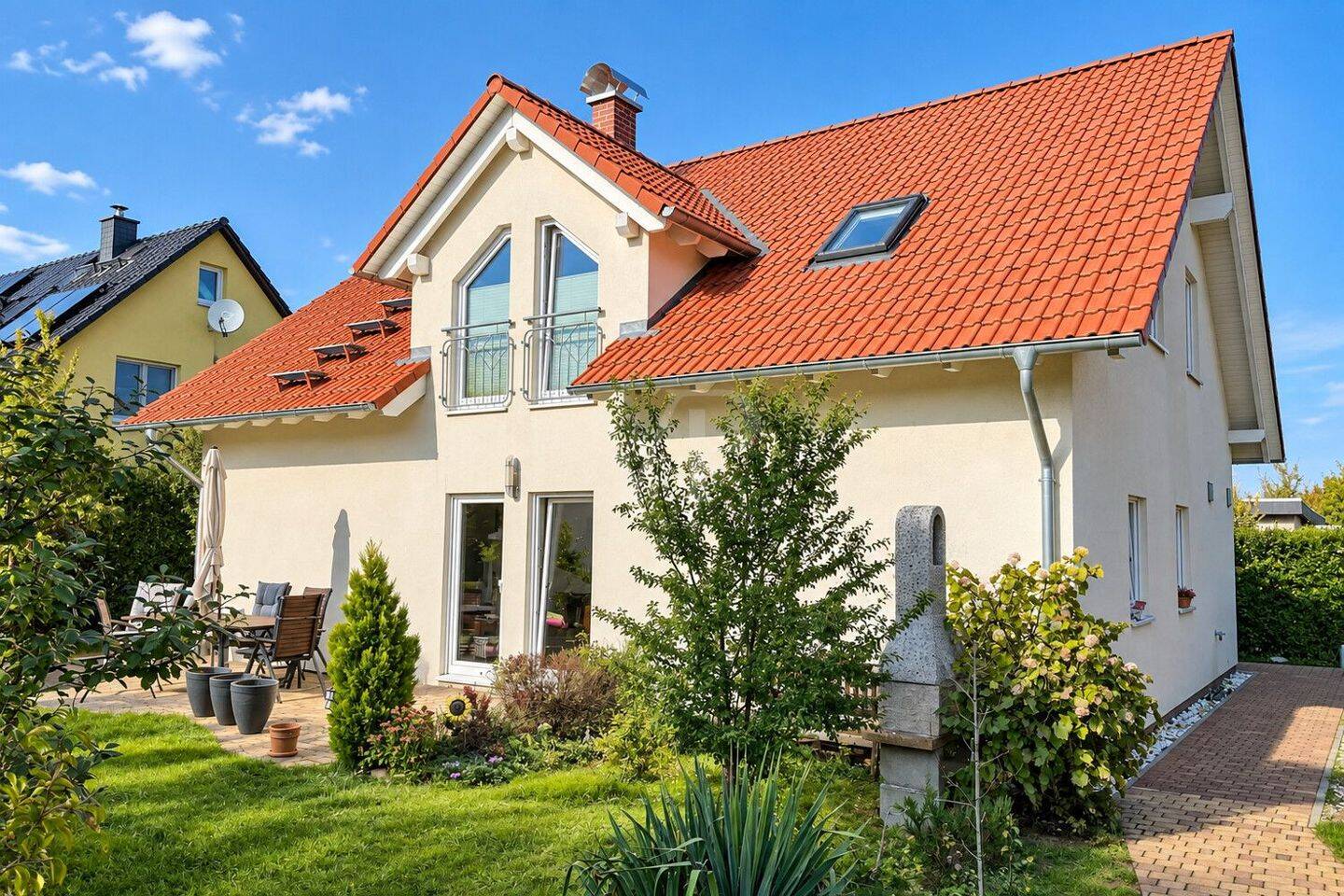 Einfamilienhaus mit Einliegerwohnung und schönem Garten – ruhige Lage in Französisch Buchholz, 13127 Berlin (Pankow)