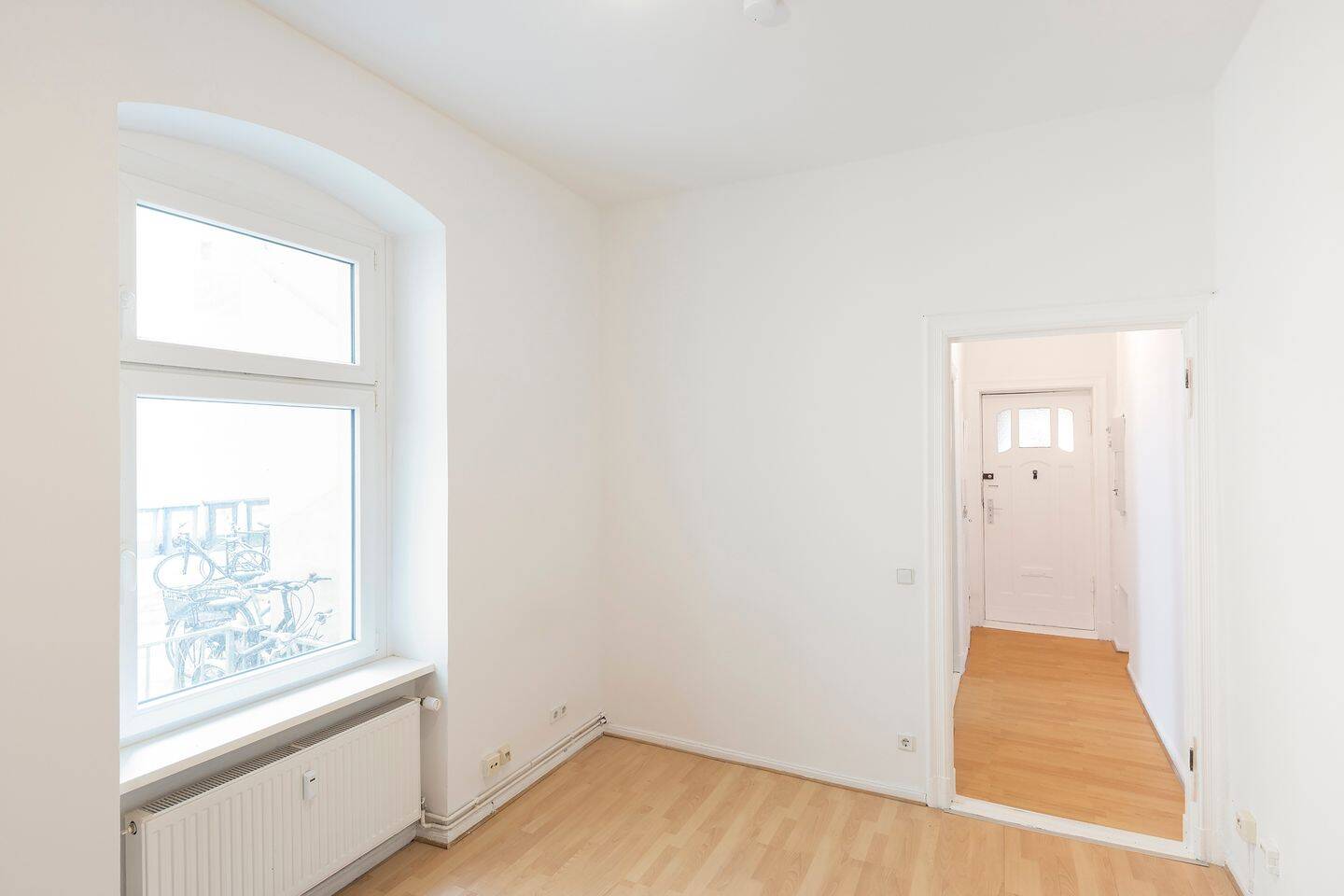 Bezugsfrei, renoviert & bereit: 1-Zi.-Altbauwohnung im EG, Tempelhof!, 12099 Berlin (Neukölln)