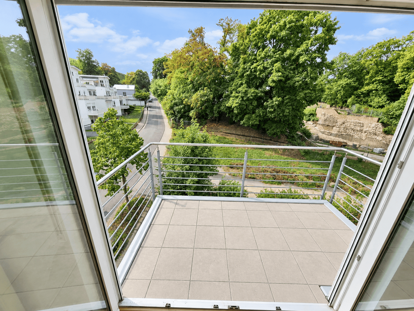 Helle 2-Zimmer-Wohnung mit Balkon & Weitblick am Amphitheater in Trier-Ost, 54295 Trier
