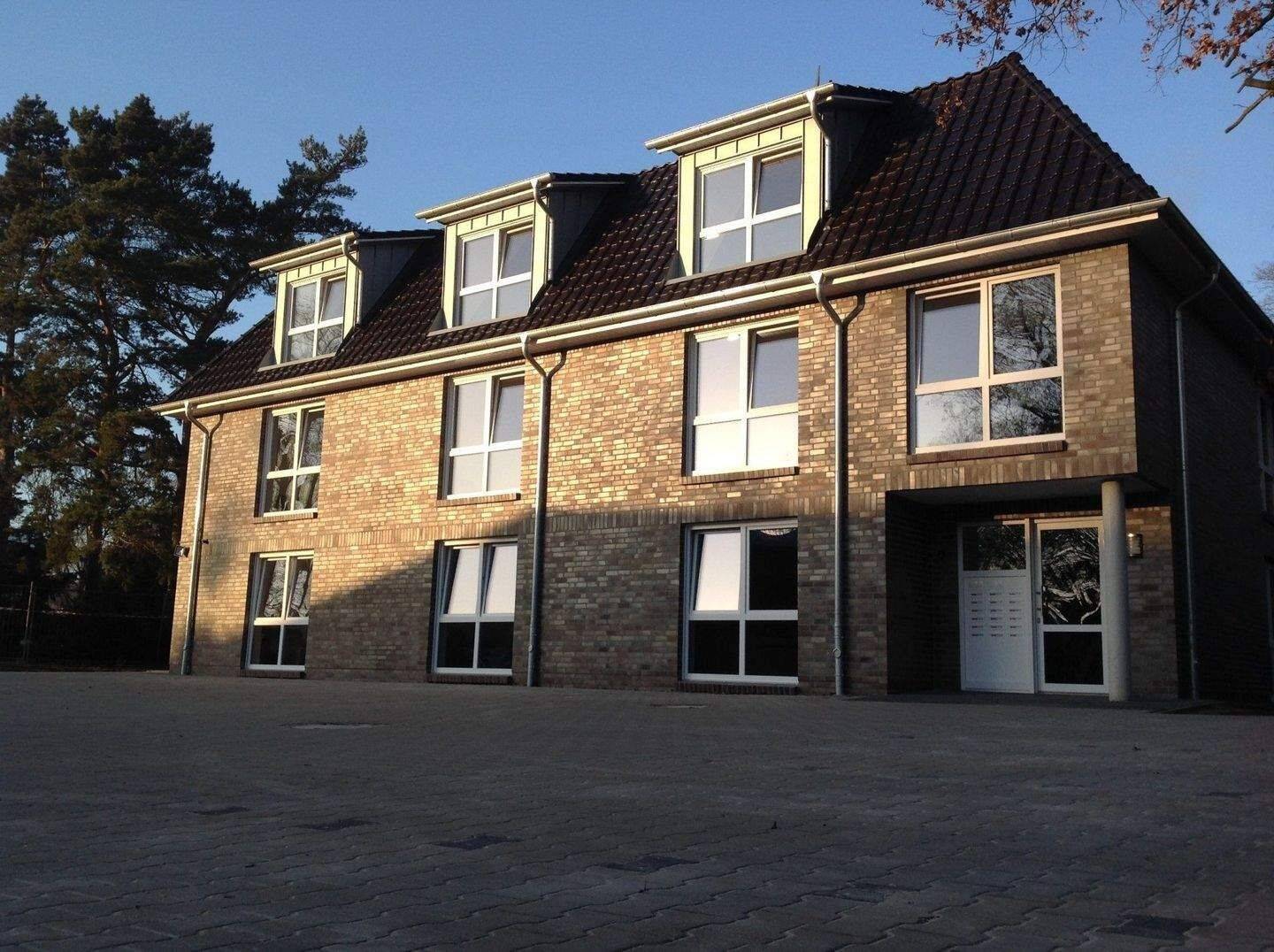 Modern möbliert: 1,5-Zimmer-Wohnung in Oldenburg-Kreyenbrück, 26133 Oldenburg (Oldb) (Kreyenbrück)