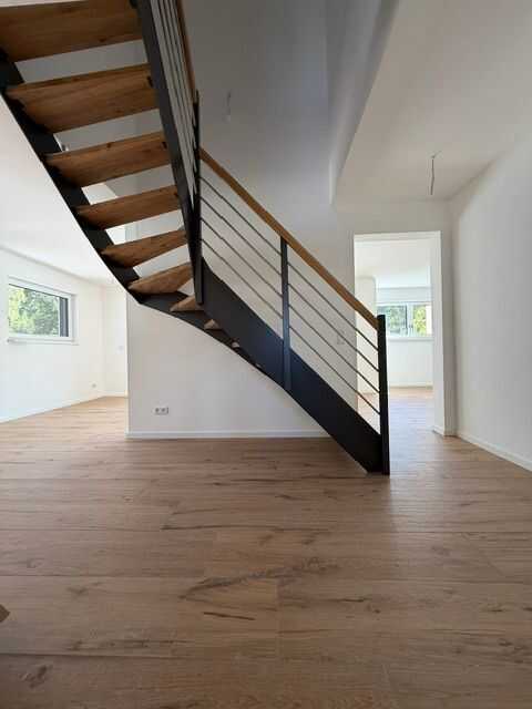 WOW – 4 Zimmer Maisonette Wohnung mit Garage und zwei Stellplätzen, 90537 Feucht