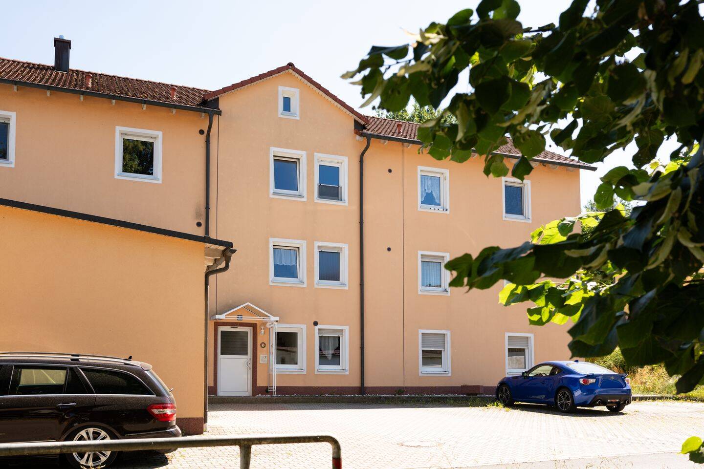 Charmante 2-Zimmer-Erdgeschosswohnung mit ca. 66 m² und Stellplatz in Kümmersbruck-Haselmühl, 92245 Kümmersbruck