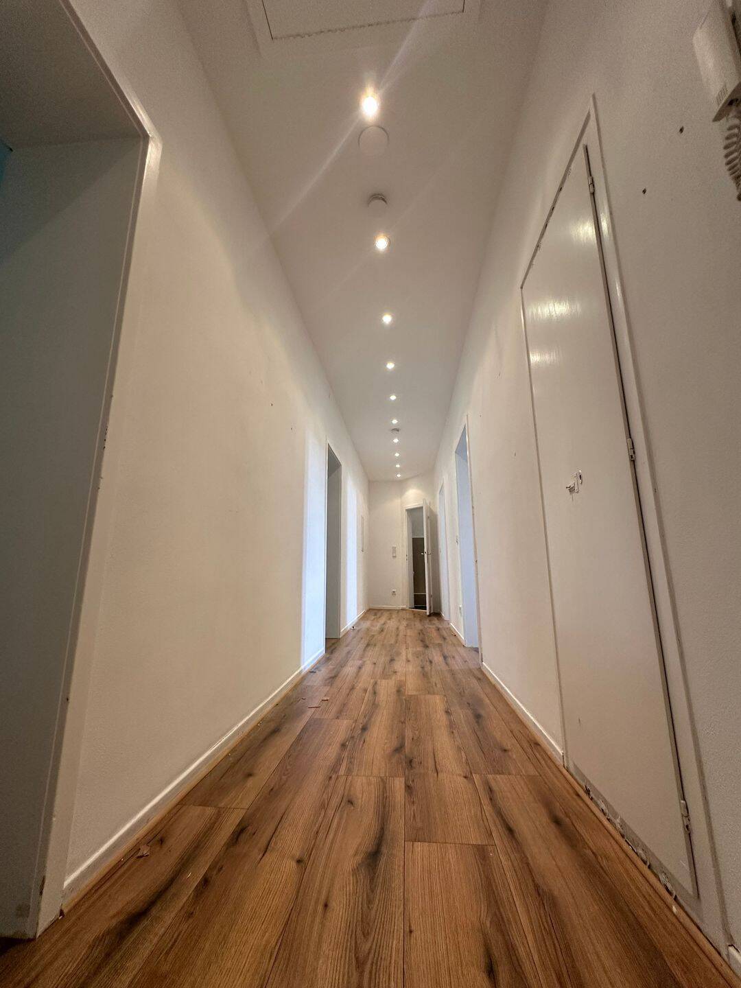 Großzügige Wohnung am Stadtgarten 3 Zimmer in einem Altbau mit Balkon, 41464 Neuss
