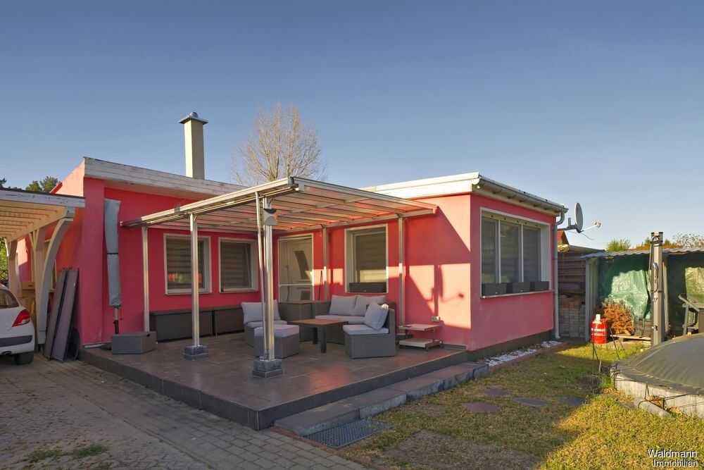 Freizeit Bungalow in Seenähe, Carport, Kamin , Küche, Bad, Wintergarten, 2 Zimmer, große Terrasse, Pool., 14947 Nuthe-Urstromtal