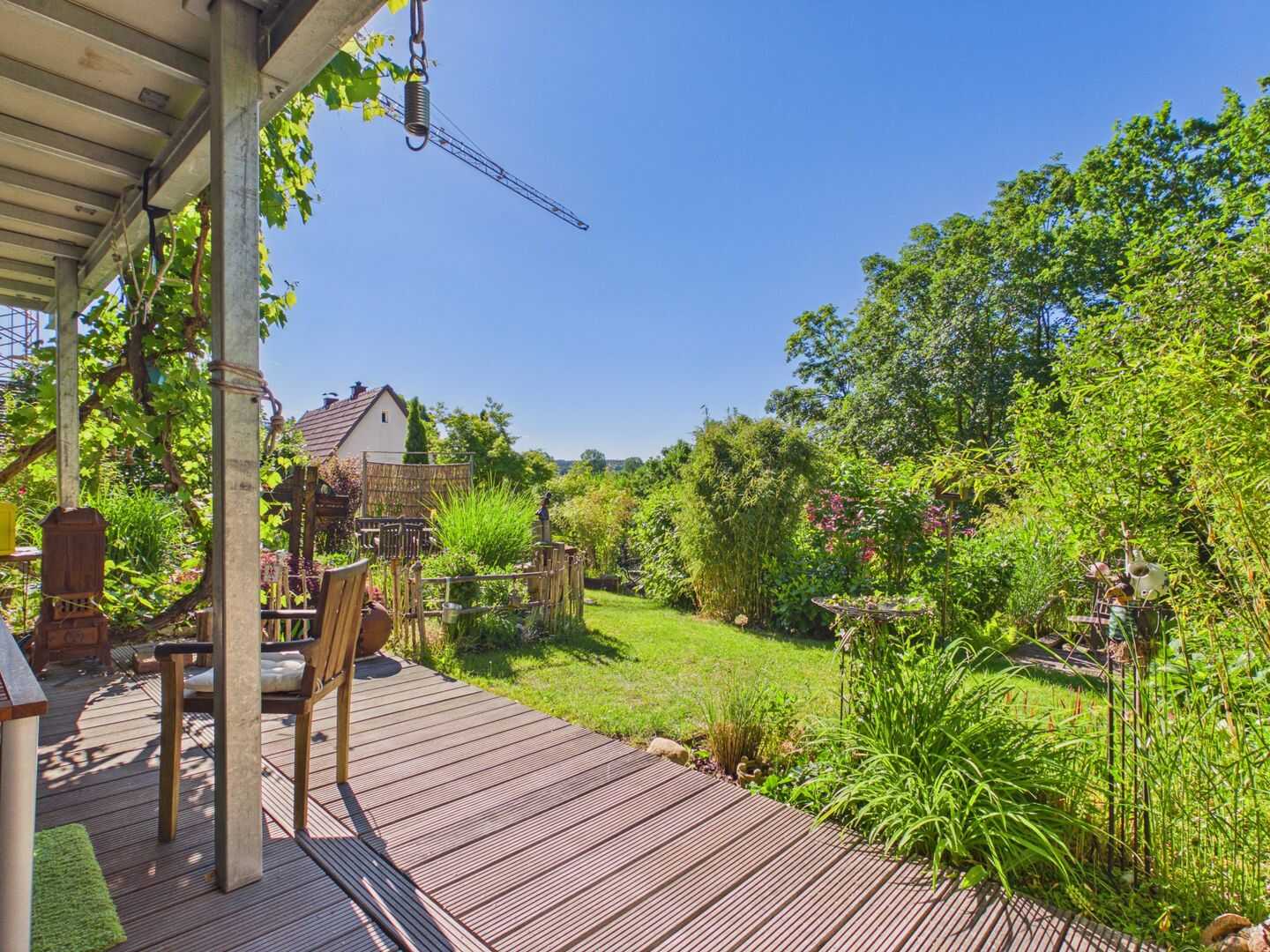 Moderne Doppelhaushälfte mit traumhaften Garten, neuer PV-Anlage & Wärmepumpe samt Einliegerwohnung, 86420 Diedorf