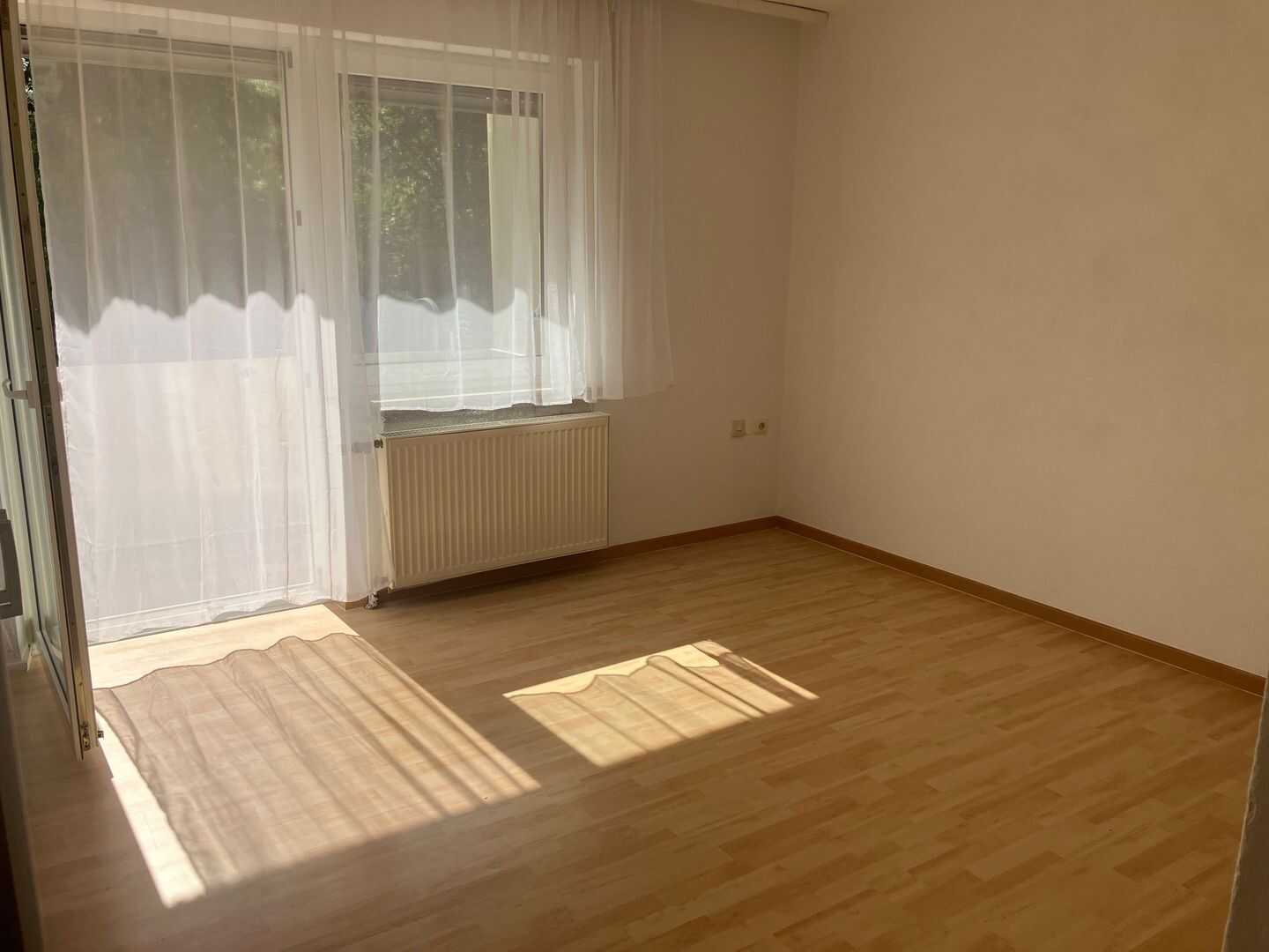 WG-geeignete 3-Zimmer-Wohnung mit Balkon– große Zimmer mit je ca. 20 m², optional mit Garage, 90489 Nürnberg (Gärten bei Wöhrd Rennweg Veilhof Wöhrd)