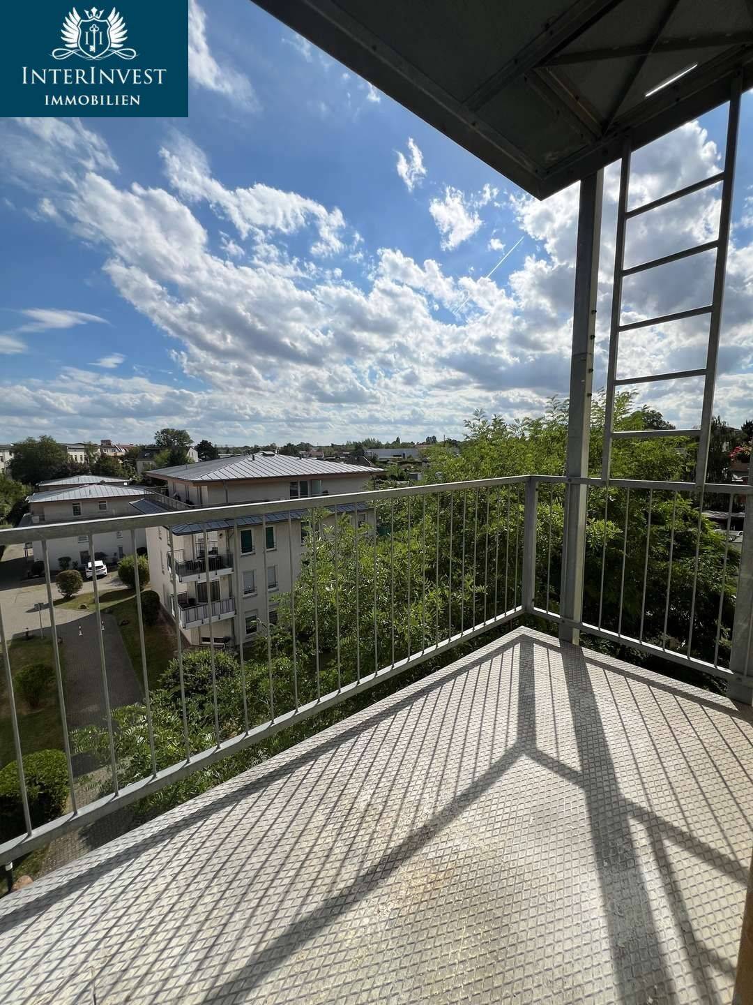 Helle 3-Zimmer-Wohnung mit Südbalkon und Einbauküche