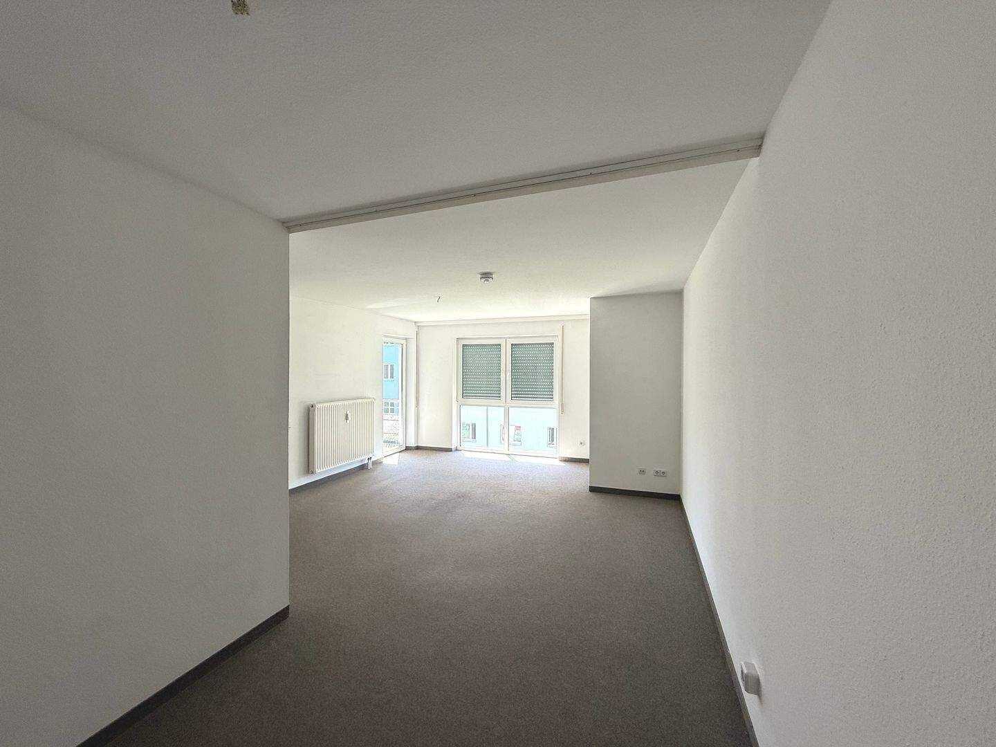 BARRIEREFREI – APARTMENT MIT BALKON – SENIOR LIVING –, 9126 Chemnitz (Altchemnitz Bernsdorf Gablenz Lutherviertel Sonnenberg)