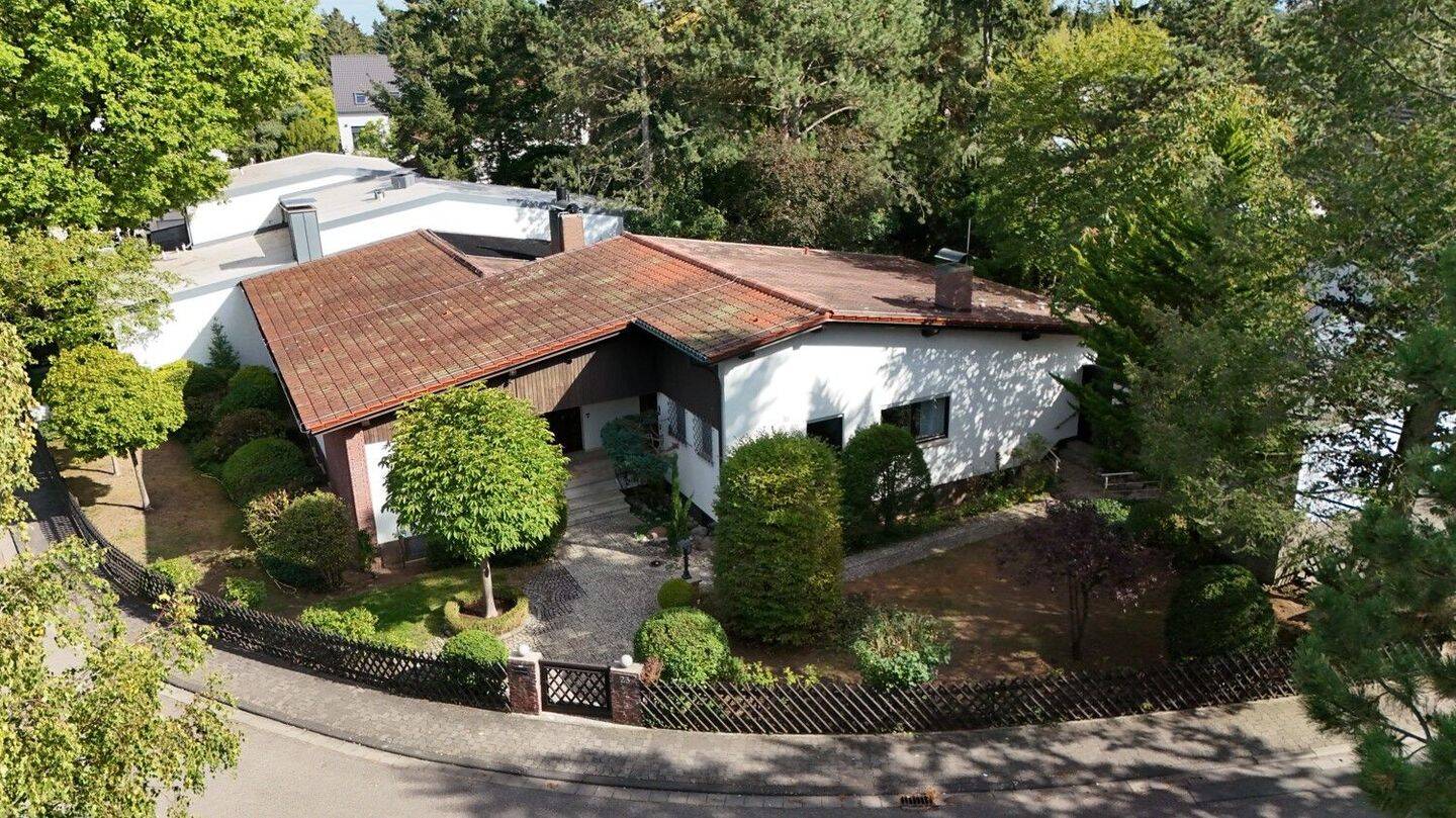 Ein Zuhause mit Perspektive: Großzügiges Haus mit zwei Wohneinheiten in begehrter Lage, 55124 Mainz (Gonsenheim Oberstadt)