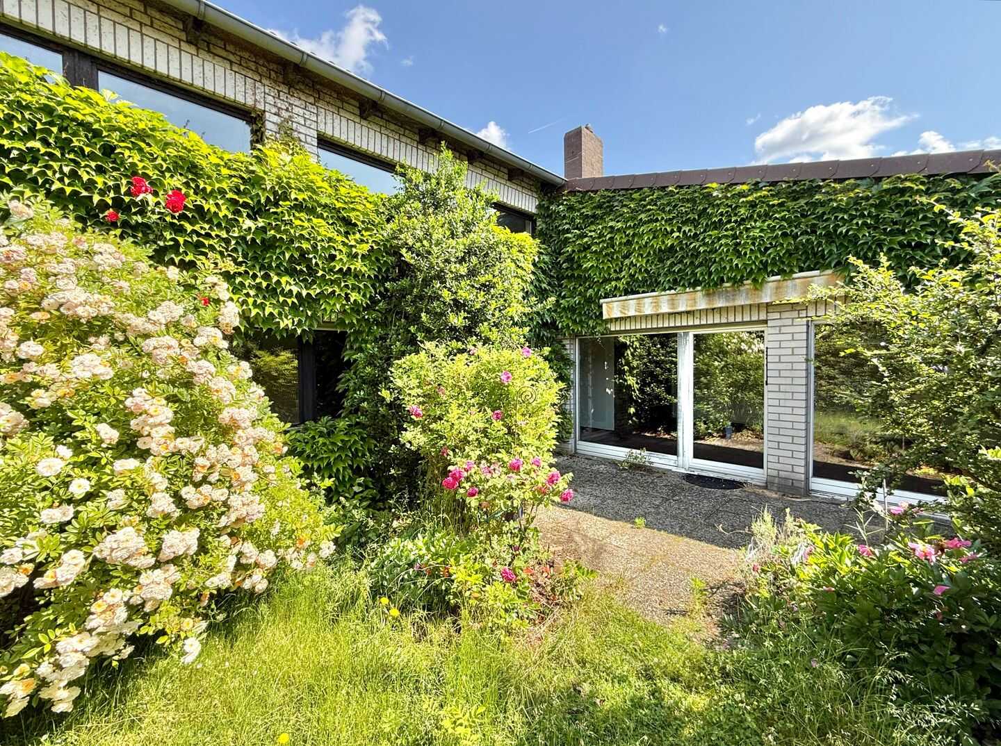 Individuelles & großzügiges Architektenreihenhaus mit schönem Garten in beliebter Lage, 30916 Isernhagen