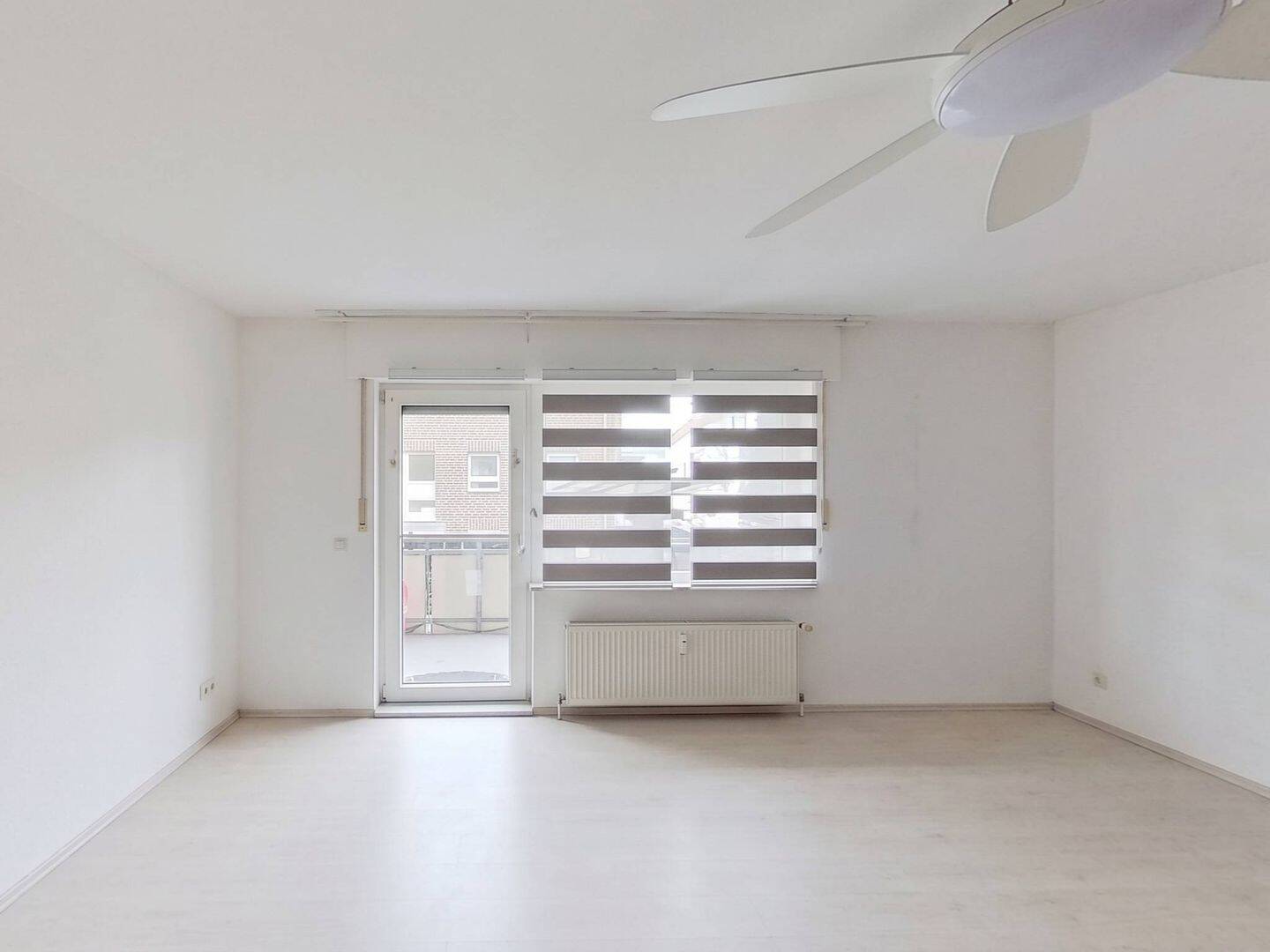 Helle 3-Zimmer-Wohnung mit BALKON und WANNENBAD, 46562 Voerde (Niederrhein)