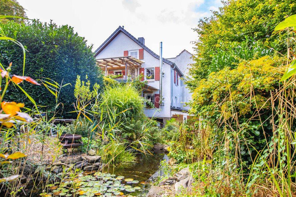 Historisches, modernisiertes Fachwerkhaus mit außergewöhnlichem Garten – ein Zuhause mit Charakter, 51570 Windeck