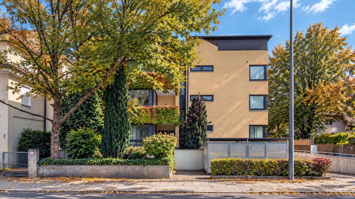 Nymphenburg – stilvoll möbliertes Apartment mit Tiefgaragen-Stellplatz sofort beziehbar, 80639 München (Laim Neuhausen-Nymphenburg)