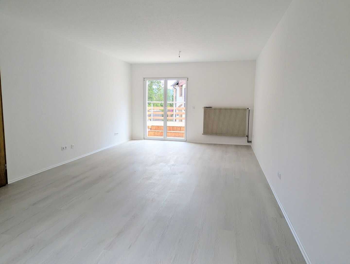 Erstbezug – Kernsanierte 2-Zimmer-Wohnung mit Balkon in der Altstadt von Wächtersbach, 63607 Wächtersbach