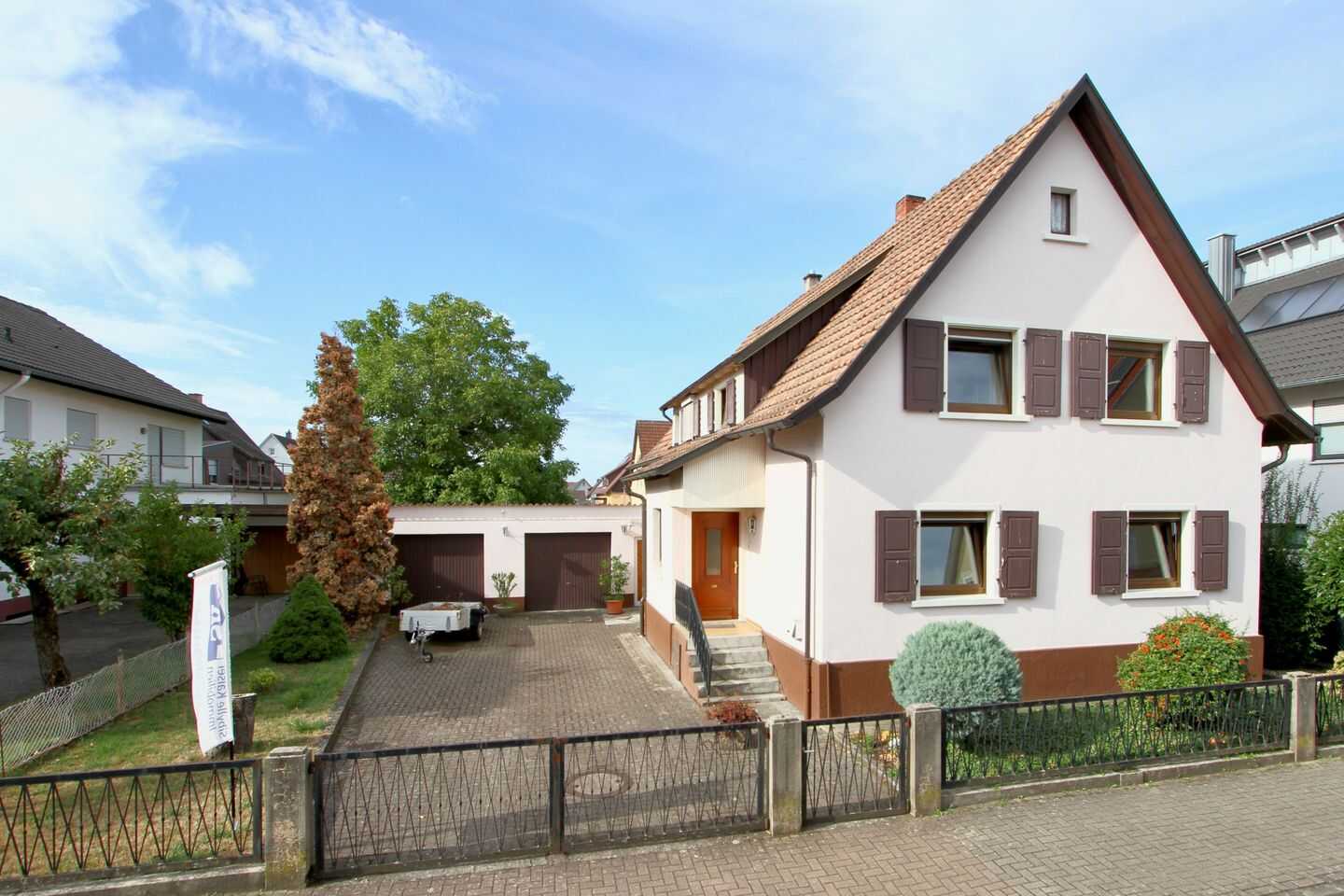 Provisionsfrei: Freistehendes 1-2 Familienhaus mit Doppelgarage in Bietigheim!, 76467 Bietigheim