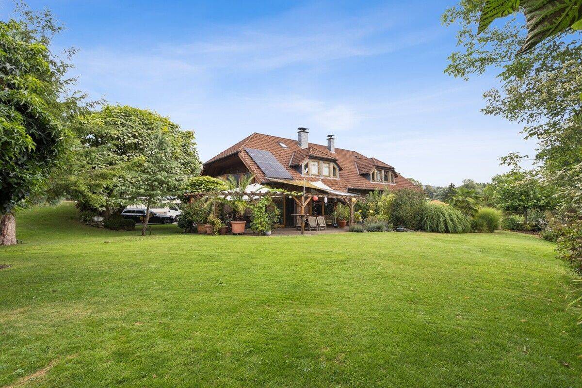 Provisionsfrei – Platz für die ganze Familie und Ihr Gewerbe: Doppelhaus mit Garten + Betriebsfläche, 31737 Rinteln