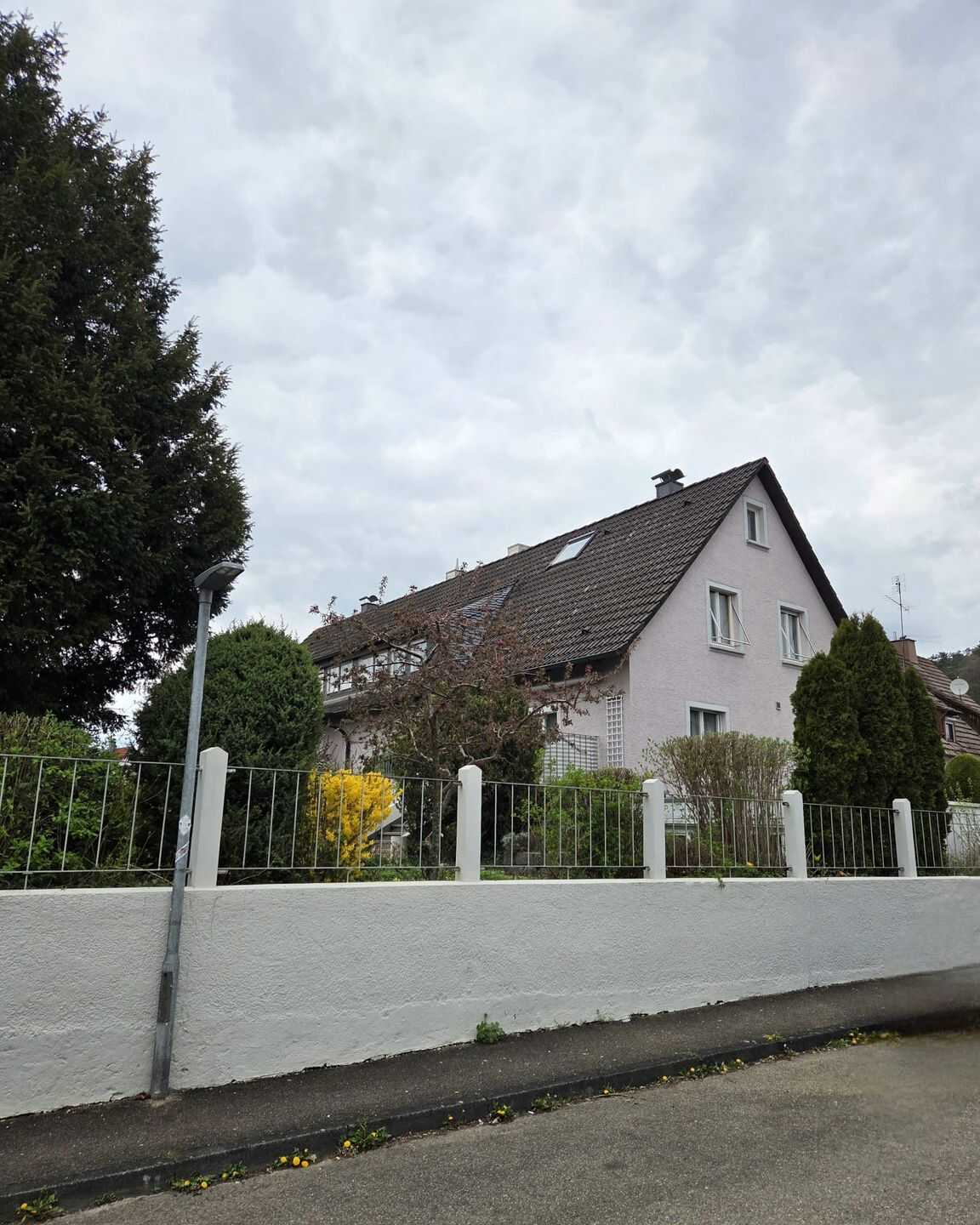 Doppelhaushälfte mit viel Platz und Potential, 89601 Schelklingen