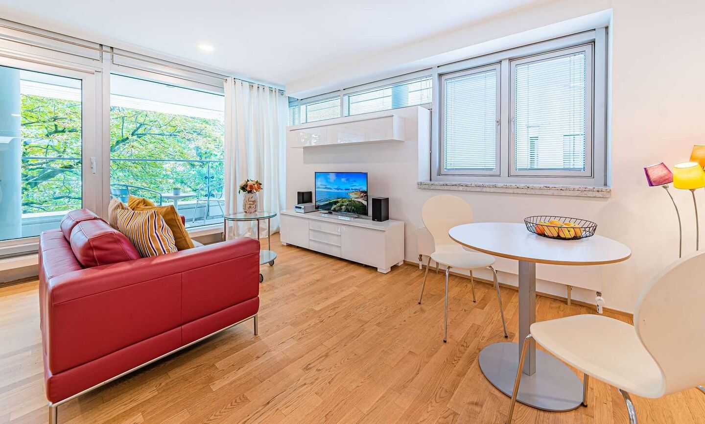 Exklusive loftartige 1,5-Zimmer-Wohnung mit Balkon – 60329 Frankfurt am Main – Bild 1 von 1