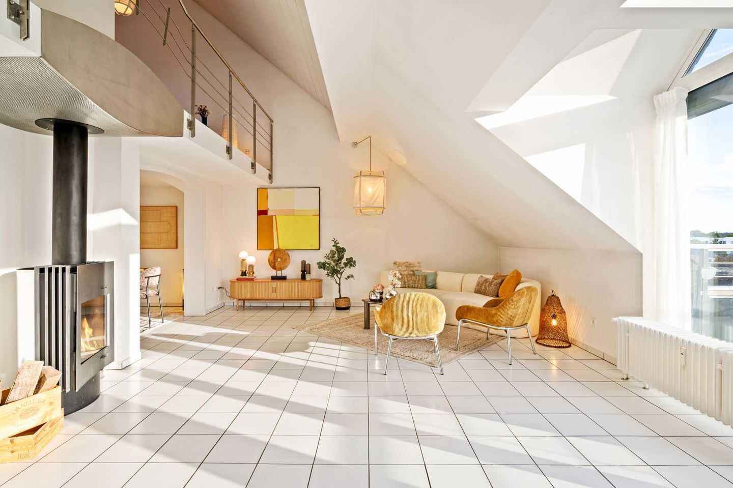 Traumhafte Penthouse-Maisonette mit Privat-Aufzug im begehrten Sachsenhausen-Nord!, 60596 Frankfurt am Main (Sachsenhausen)