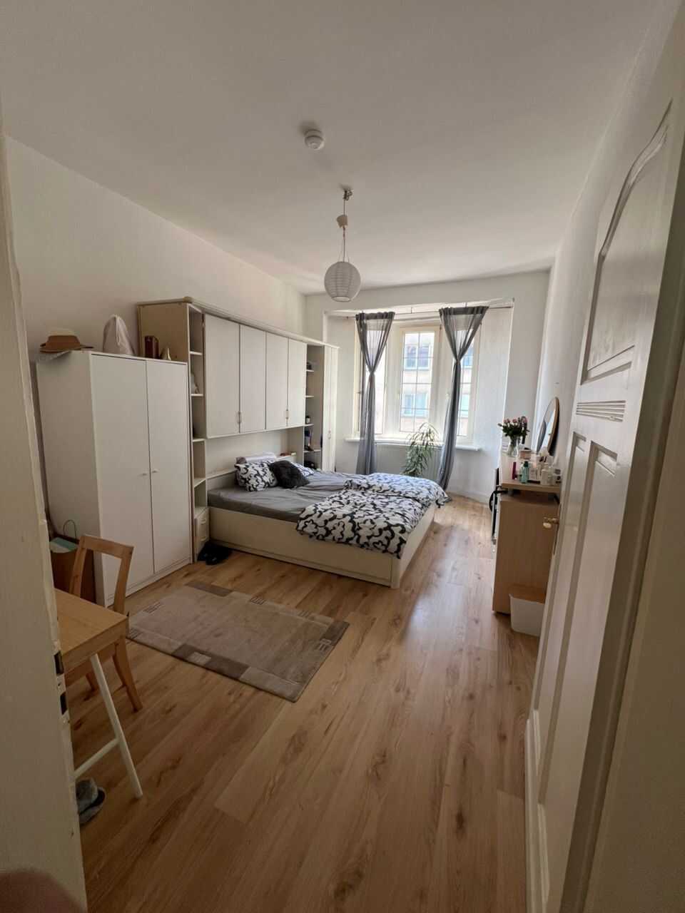 Schöne möblierte 2-Zimmer-Wohnung (Durchgangszimmer – KEINE WG), 45144 Essen (Frohnhausen)