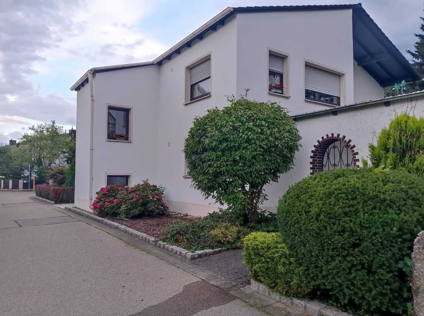 Großzügige 4-Zimmer-Wohnung mit Garten und Terrasse in ruhiger Waldrandlage, 93055 Regensburg (Brandlberg-Keilberg Burgweinting-Harting Innenstadt Ostenviertel Schwabelweis)