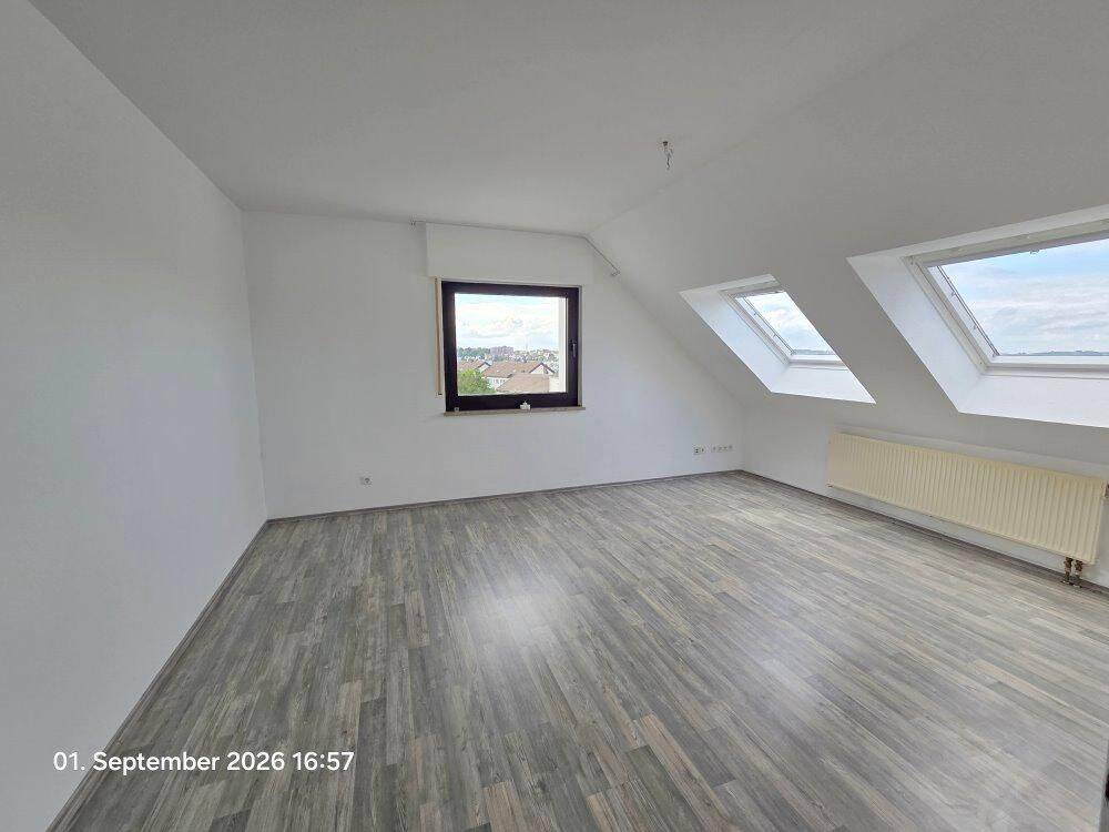*** Nur wenige Gehminuten zu den Märkischen Kliniken ! Renovierte 2-Zimmer-Wohnung mit Fernblick!***, 58511 Lüdenscheid