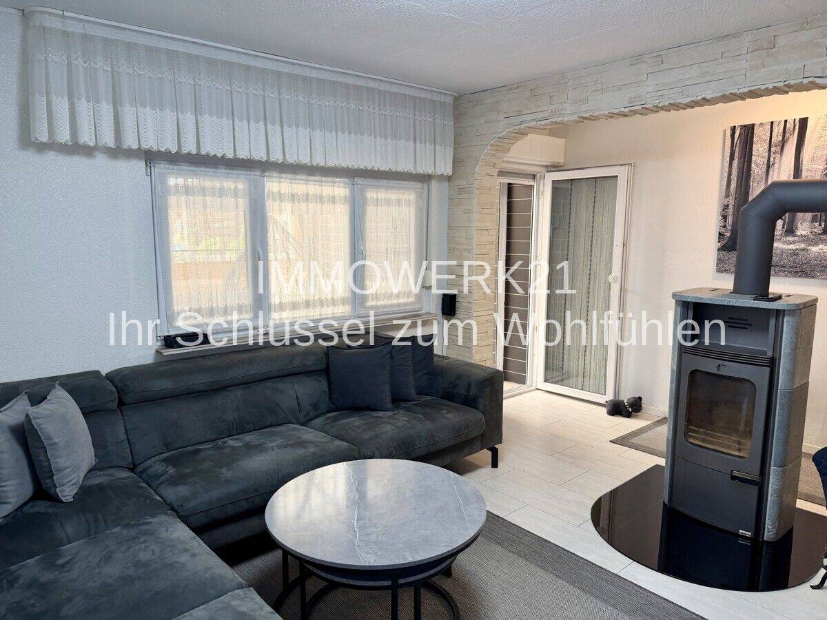 Charmanter Wohntraum – modernisiertes Reihenendhaus mit Wintergarten & Kamin in Euskirchen, 53879 Euskirchen