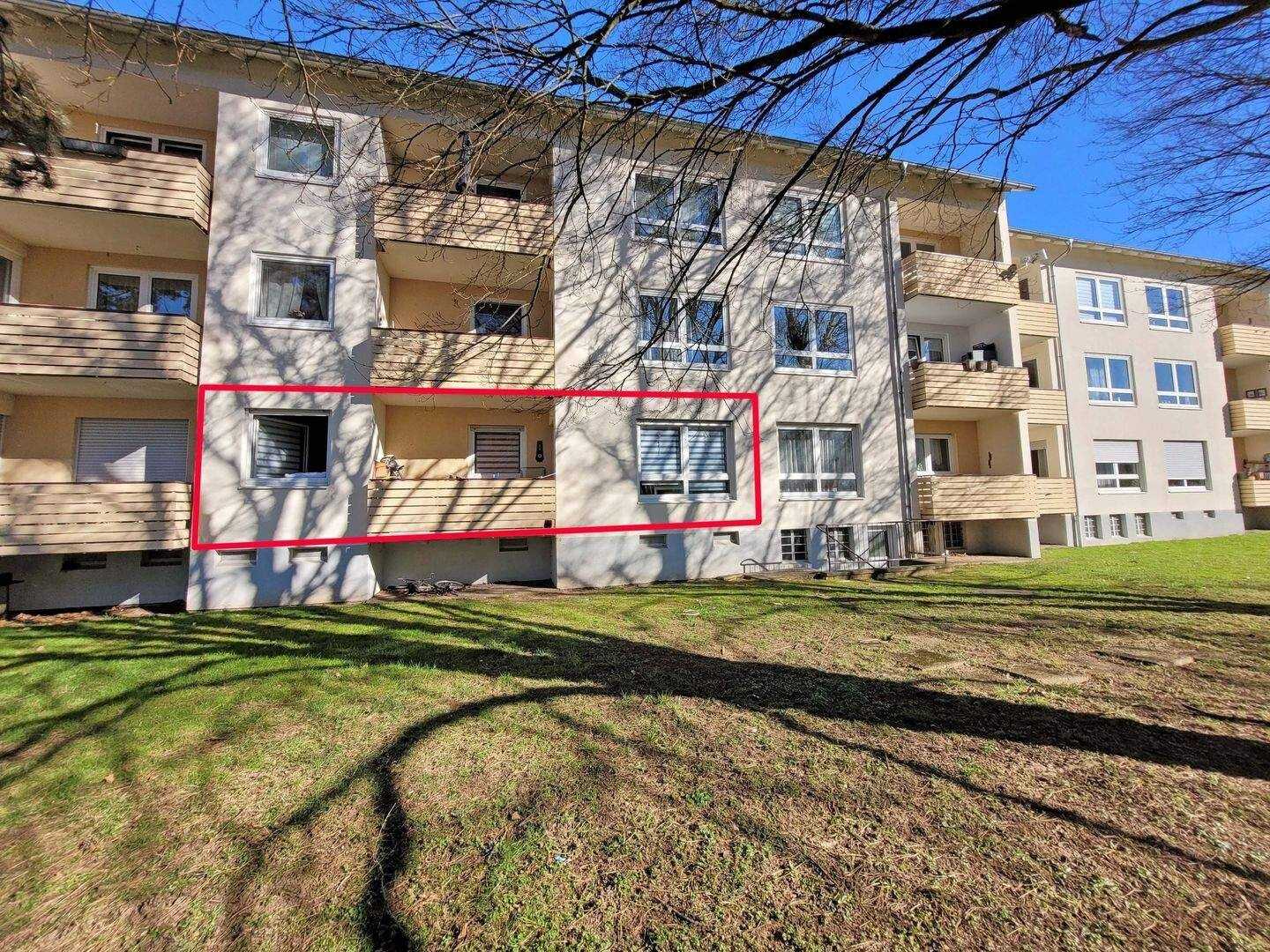 FRISCH RENOVIERT!!! Geräumige 4- Zimmerwohnung mit Balkon in Bad Hersfeld, 36251 Bad Hersfeld