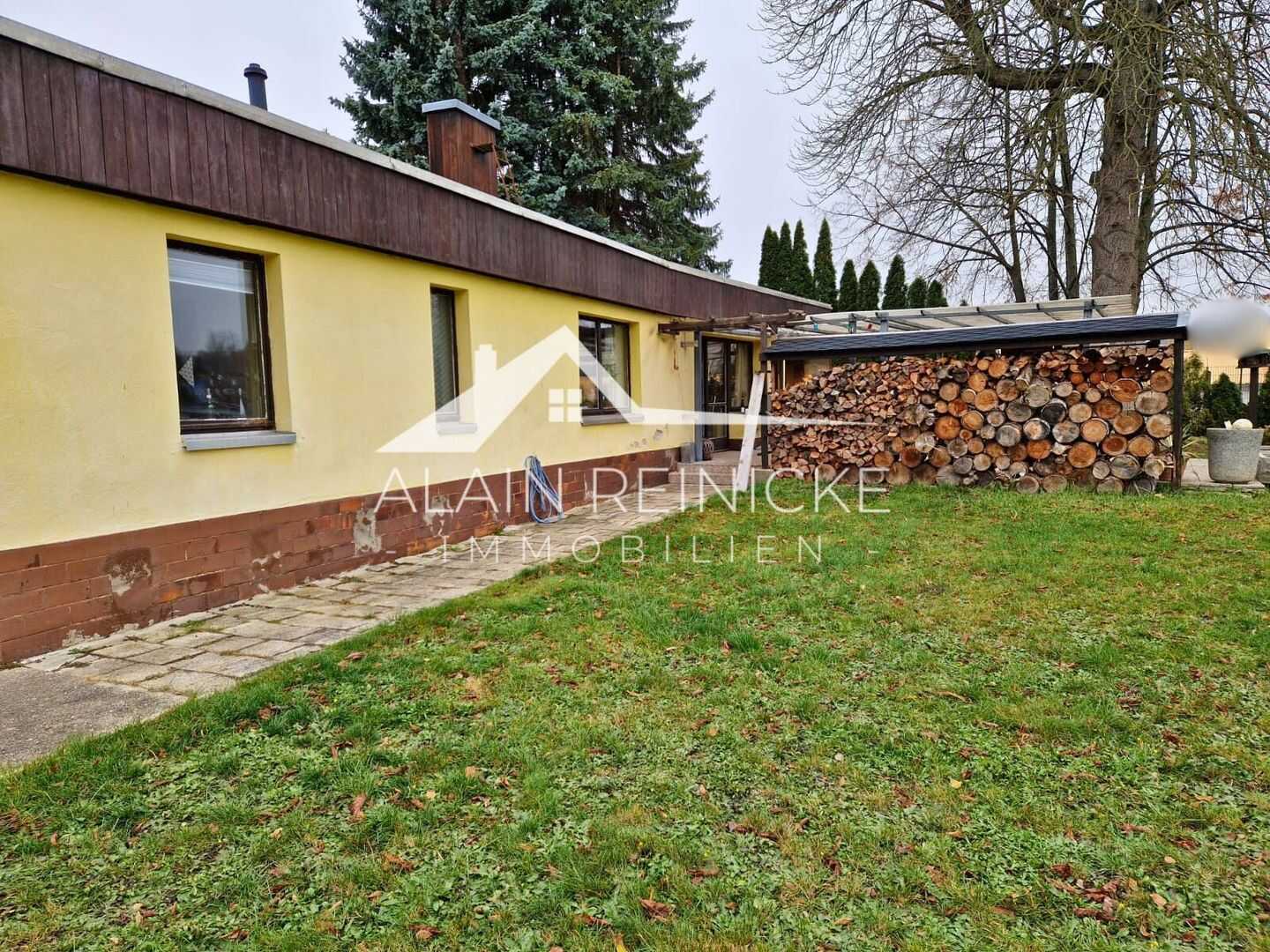 Bungalow mit 4 großen Garagen, 9113 Chemnitz
