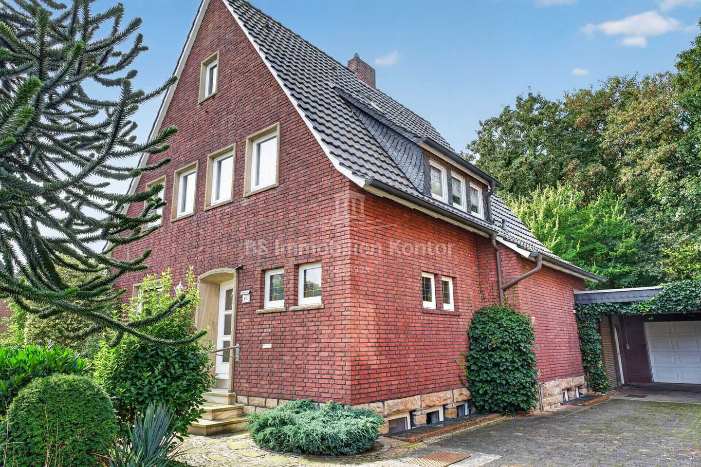 Familienfreundliches Wohnhaus in Massivbauweise mit Garage, Carport und Nebengebäuden, 26871 Papenburg