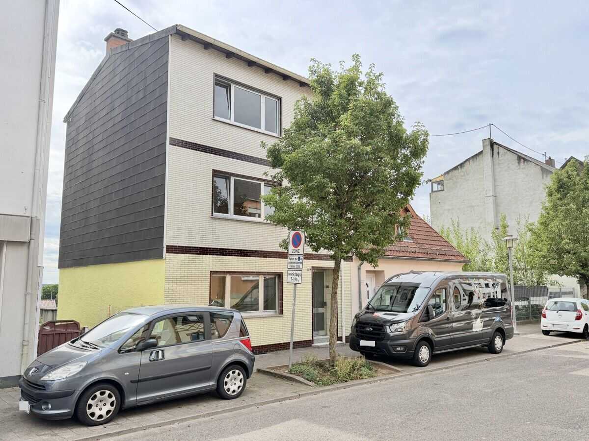 Wohnhaus mit Garten und Terrasse in zentrumsnaher Lage von Elversberg, 66583 Spiesen-Elversberg