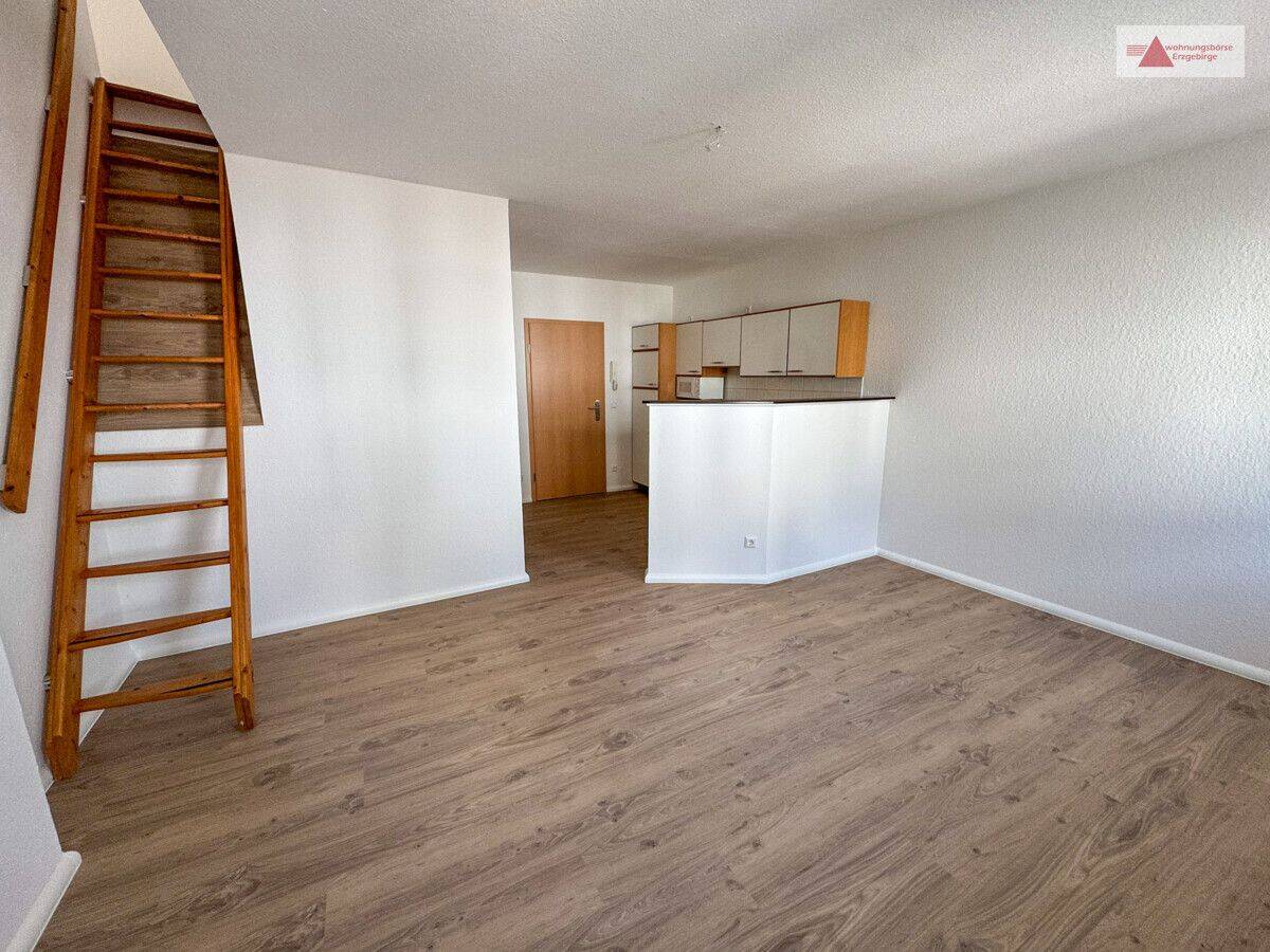 Erstbezug – neu sanierte 2-Raum-Wohnung mit Einbauküche in zentraler Lage von Lößnitz, 8294 Lößnitz