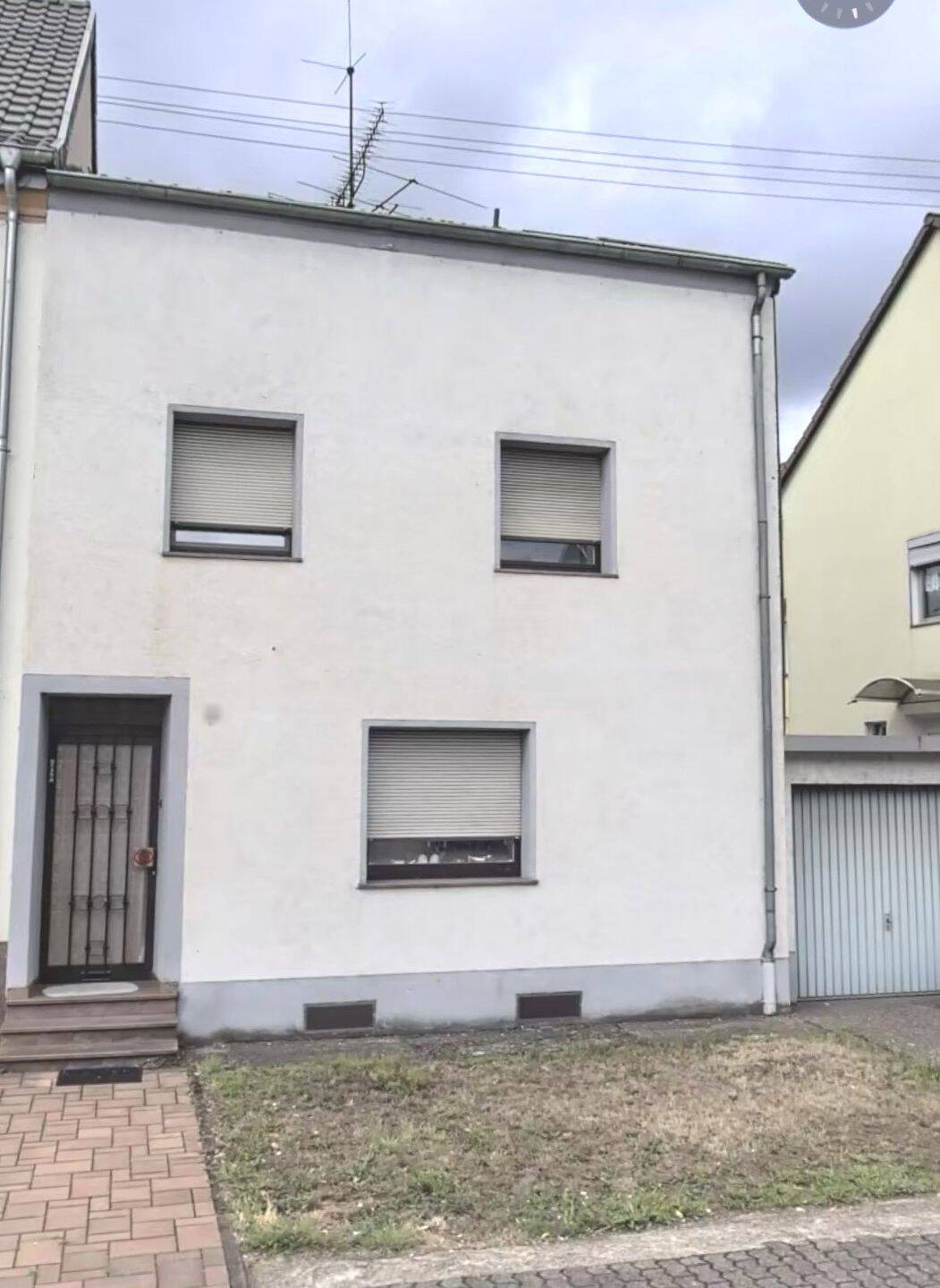 Charmantes Einfamilienhaus mit Terrasse und großem Entwicklungspotenzial, 66740 Saarlouis
