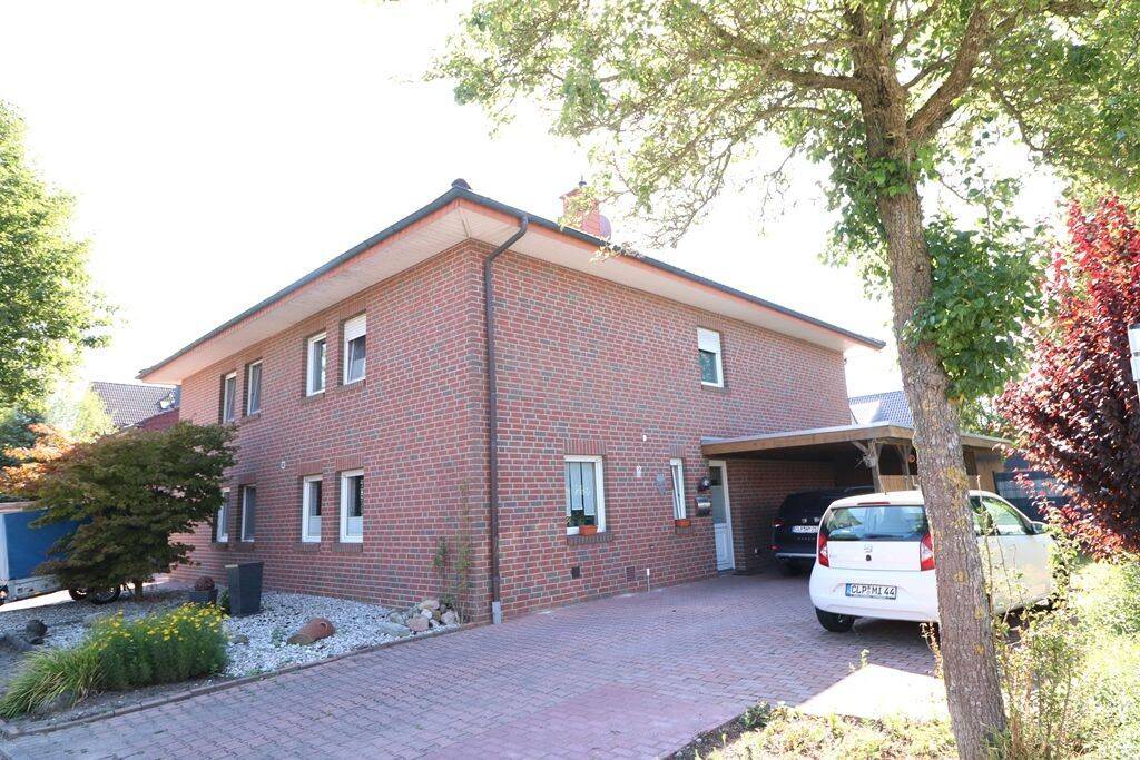 Topgepflegte, vermietete Haushälfte mit Carportanlage und Südterrasse, 49661 Cloppenburg
