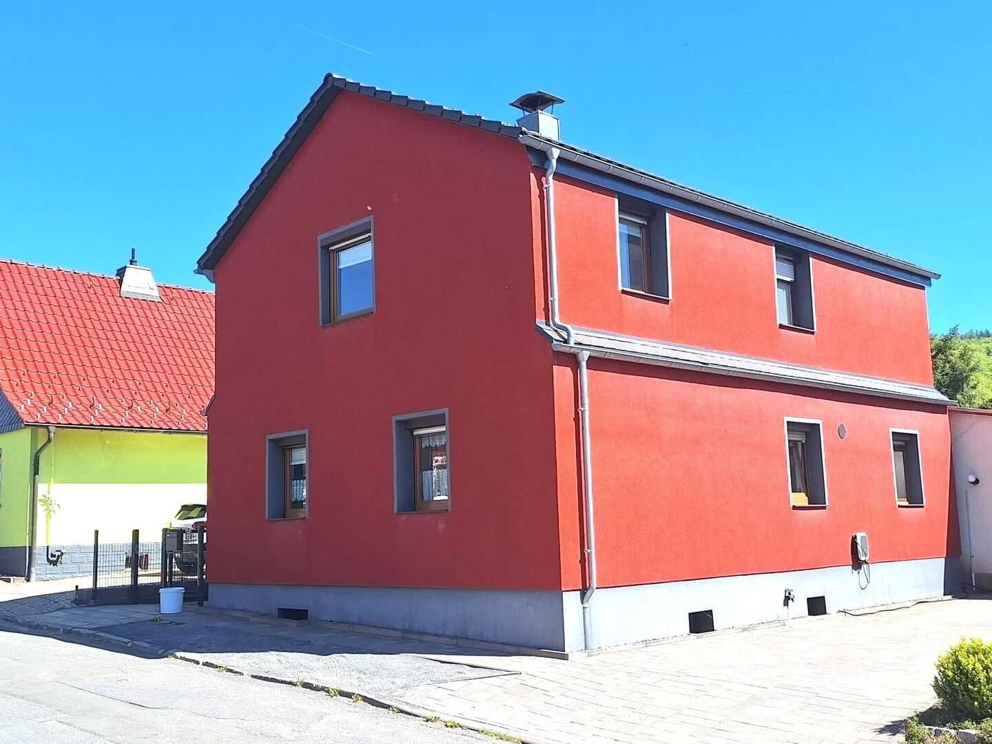 Attraktives Wohnhaus zum sofortigem Einzug für die junge Familie!, 98528 Suhl (Goldlauter Suhl Gehlberg Schmiedefeld Vesser)
