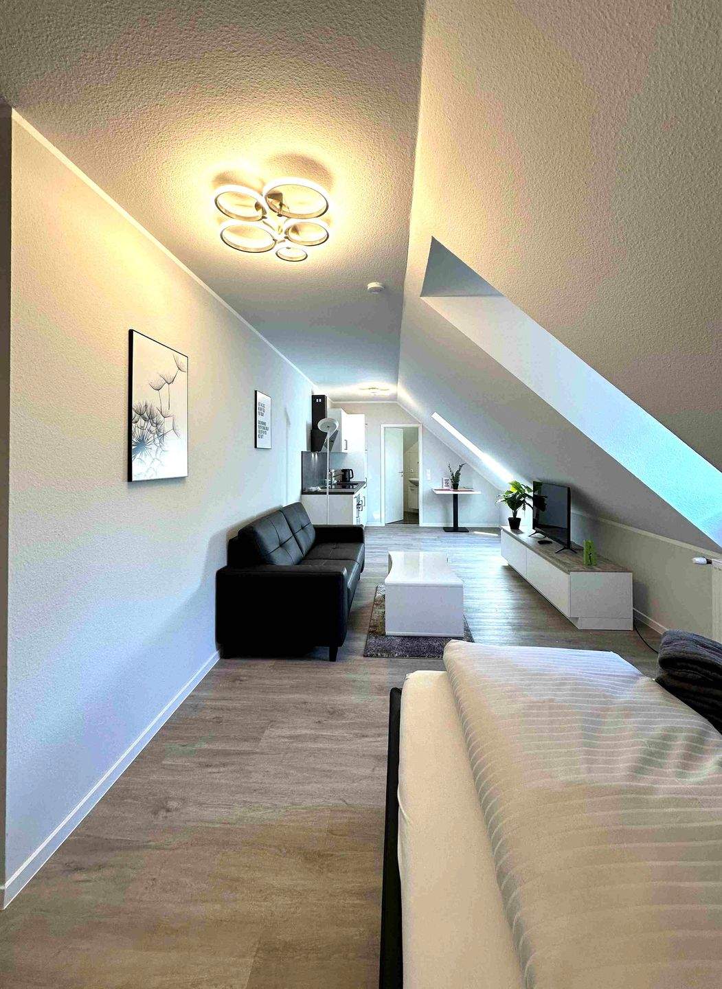 Renoviertes Single-Apartment kurzfristig verfügbar, bequem & wohnlich ausgestattet, zentral in AB, 63743 Aschaffenburg (Gailbach Innenstadt Obernau Obernauer Kolonie Schweinheim)