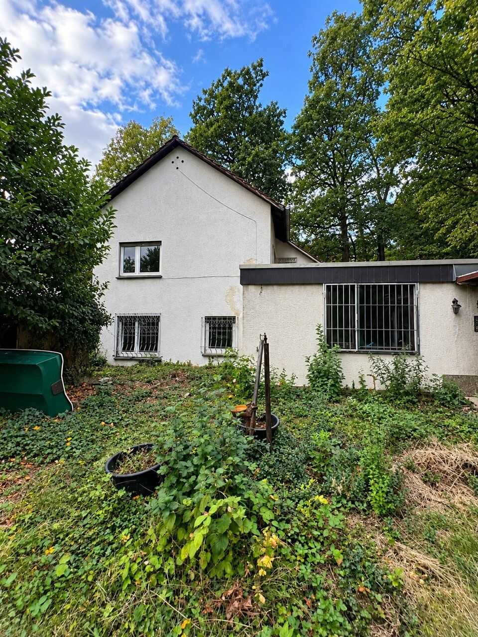 Charmantes Familienhaus am Waldrand – Renovierungsbedürftiges Zuhause mit großem Potenzial in Völklingen, 66333 Völklingen