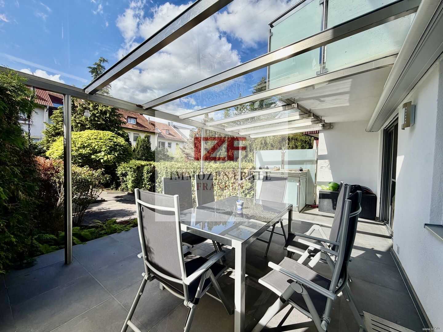 Großzügiges Reihenhaus mit Garten, Sauna, Einbauküche und Dachstudio in Nürnberg-Ebensee, 90482 Nürnberg (Freiland Laufamholz Mögeldorf Rehhof Unterbürg)