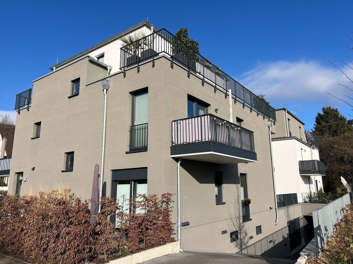 Lichtdurchflutete 2-Zimmer Wohnung mit 2 Terrassen, 51427 Bergisch Gladbach