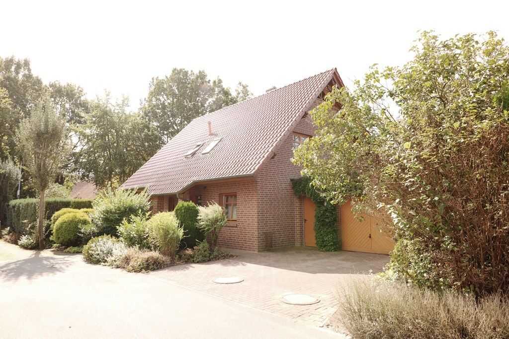 Topgepflegtes, familiengerechtes Einfamilienhaus mit großer Garage, Geräteraum und schönem Garten, 49661 Cloppenburg