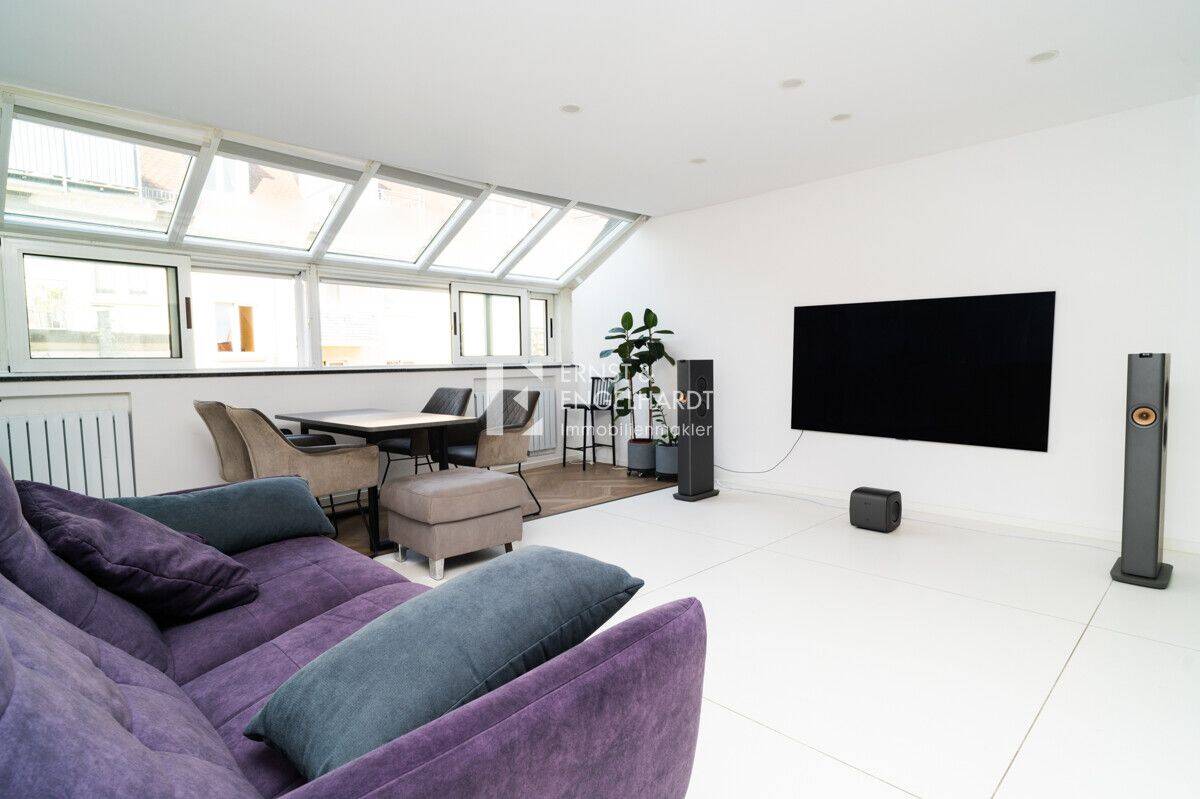 Exklusive 2,5-Zimmer-Wohnung im Herzen von Würzburg mit zwei Tiefgaragenstellplätzen, 97070 Würzburg (Altstadt)