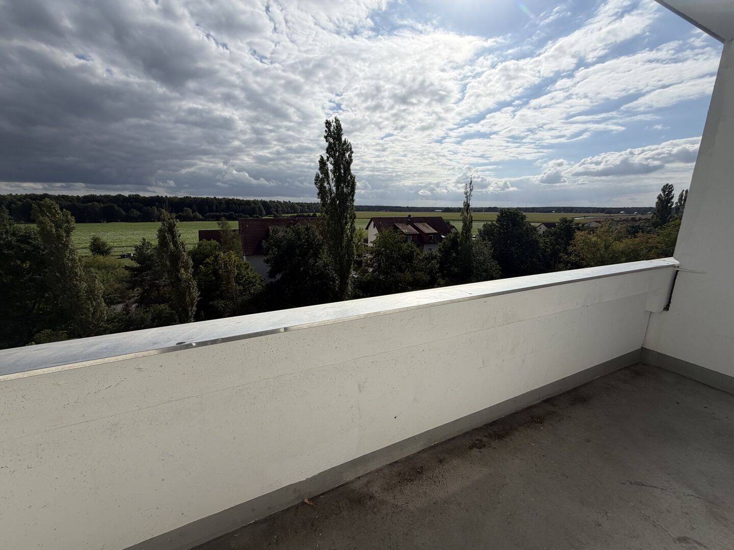 Schöner grüner Ausblick über Rothenburg – 3 RWE im 5. OG *mit Fahrstuhl*, 2929 Rothenburg/O.L.